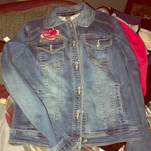 NWT INC embroidered jean jacket 🌺🌺
